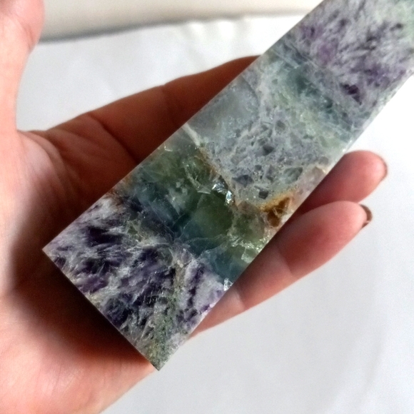 Beautiful Feather Fluorite with Rainbows Crystal Tower. - Picture 11 of 13